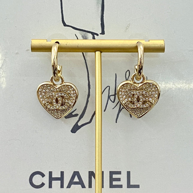 CHANEL 26S DOUBLE C LOGO FULL PAVE CRYSTAL HEART CHARM HOOP EARRINGS IN GOLD METAL 633110