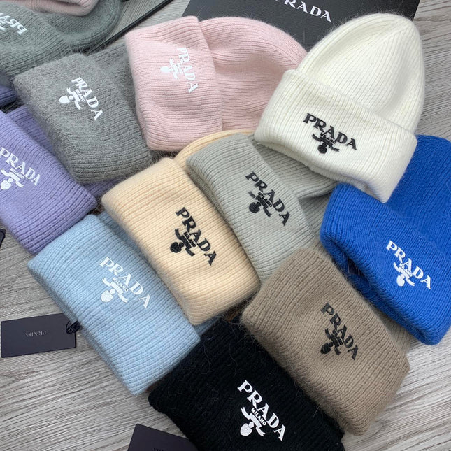 BEANIE HAT IN SOLF PINK WOOL 108751