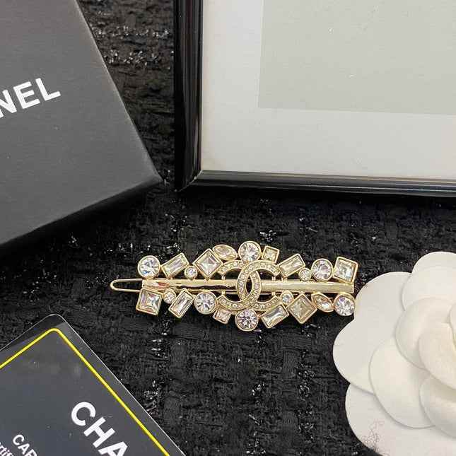 CHANEL 26S DOUBLE C LOGO CRYSTAL GEOMETRIC HAIR CLIP IN GOLD METAL 629931