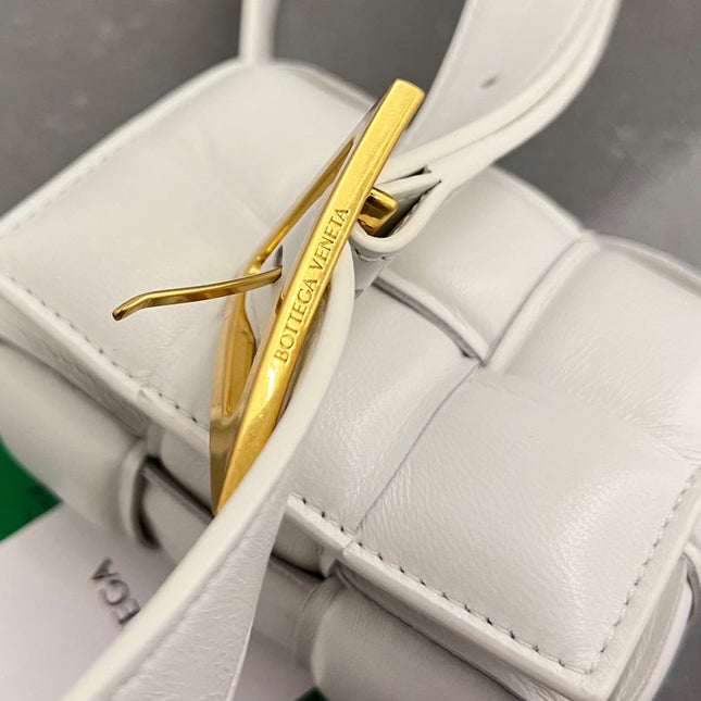 MINI CASSETTE 12 IN WHITE LAMBSKIN