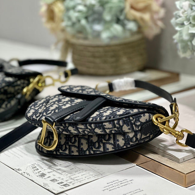 DIOR 26S SADDLE BAG 25 IN BLUE OBLIQUE JACQUARD
