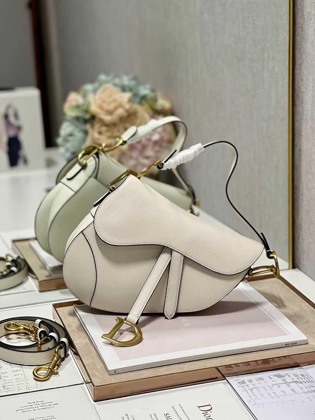 DIOR 26S SADDLE BAG 25 IN WHITE CALFSKIN