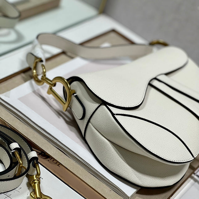 DIOR 26S SADDLE BAG 25 IN WHITE CALFSKIN