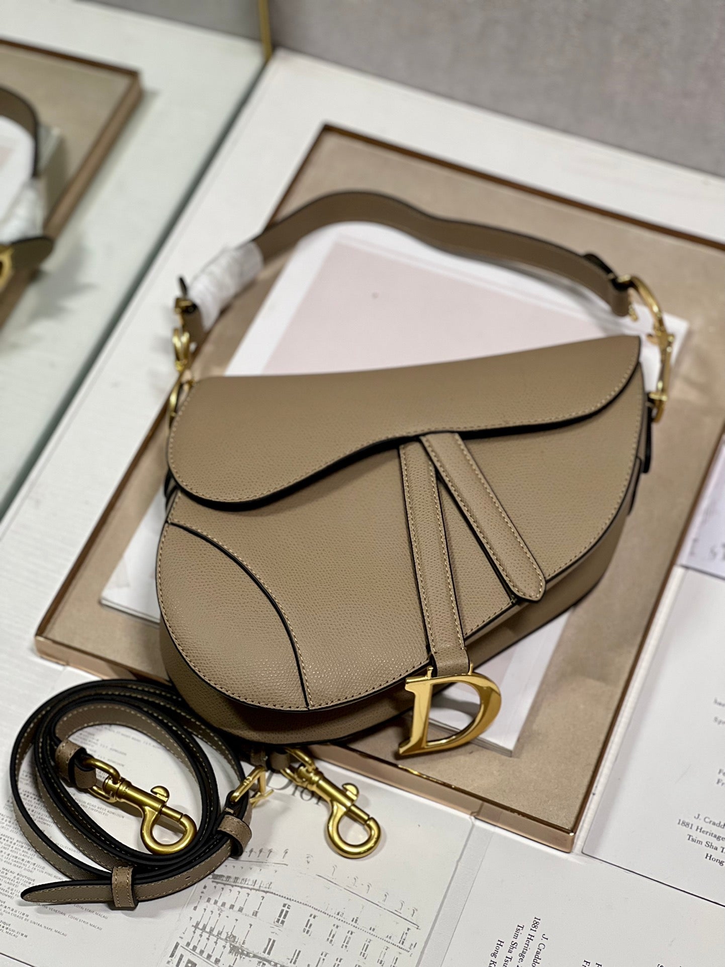 DIOR 26S SADDLE BAG 25 IN BEIGE CALFSKIN