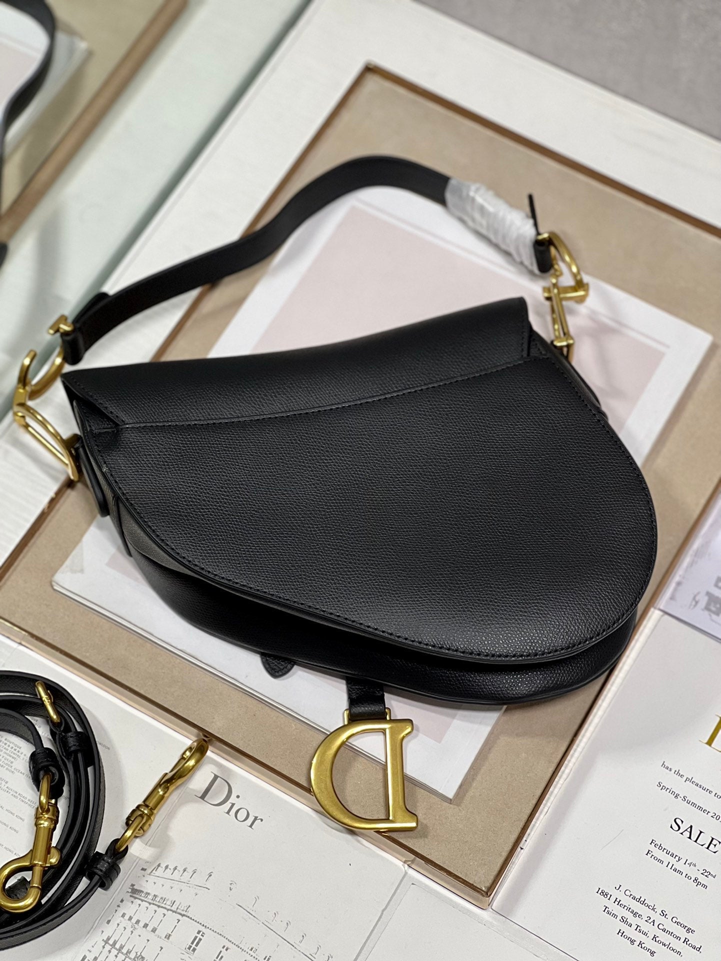 DIOR 26S SADDLE BAG 19 IN BLACK CALFSKIN GOLD-TONE HARDWARE