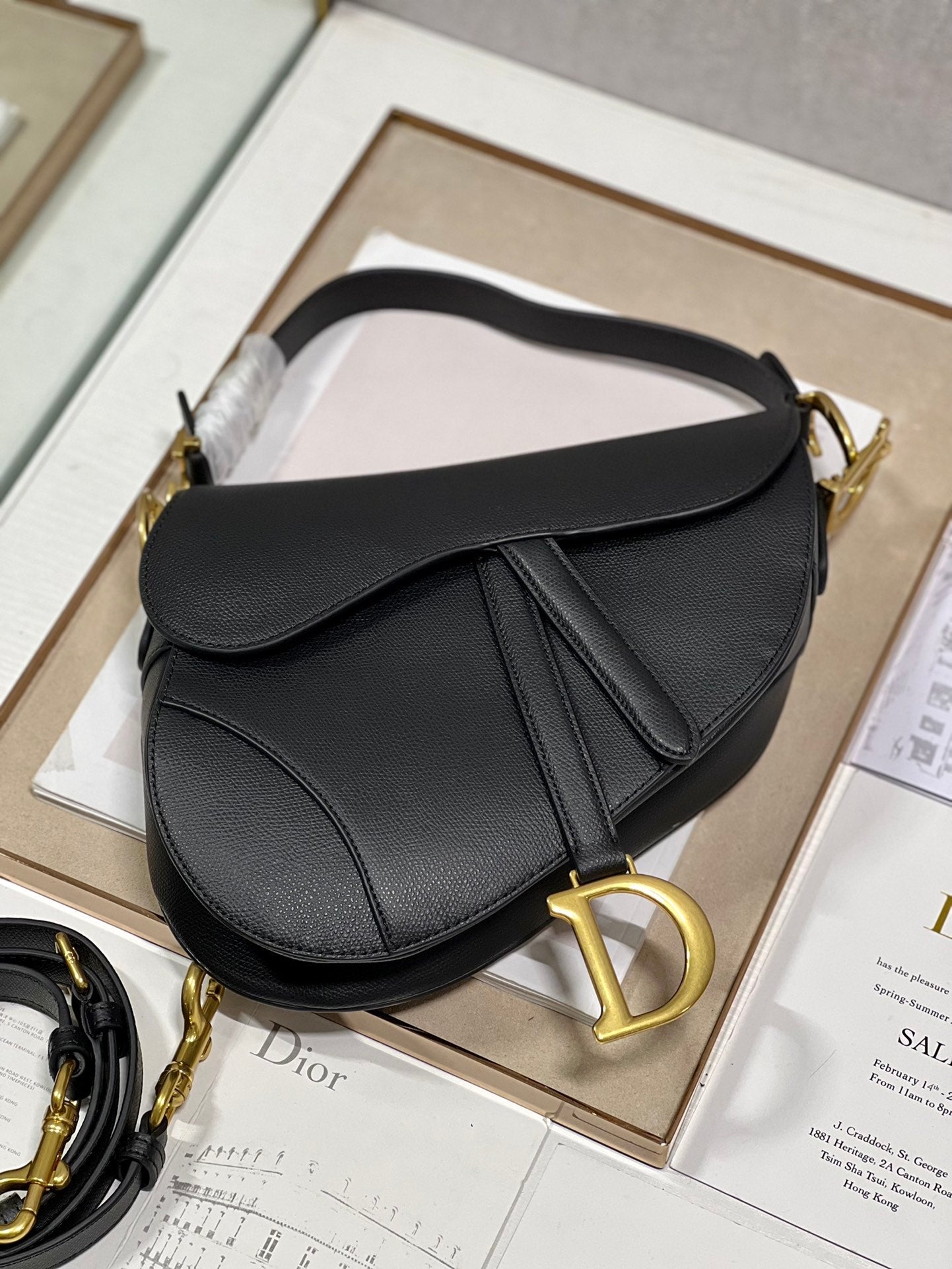 DIOR 26S SADDLE BAG 19 IN BLACK CALFSKIN GOLD-TONE HARDWARE