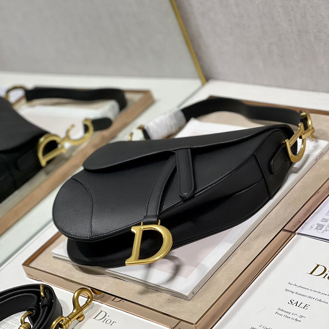 DIOR 26S SADDLE BAG 25 IN BLACK CALFSKIN GOLD-TONE HARDWARE