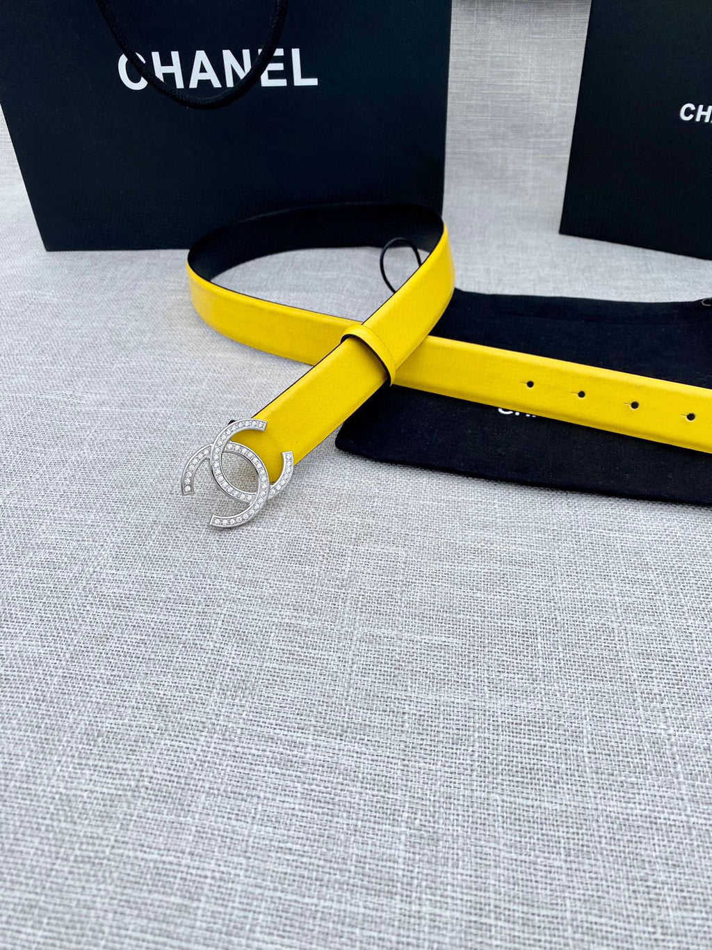 CC 26S BELT 30 MM IN YELLOW CALFSKIN SILVER HARDWARE 661510