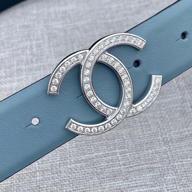 CHANEL 26S BELT 30 MM IN SKY BLUE CALFSKIN WITH GOLD HARDWARE 661514