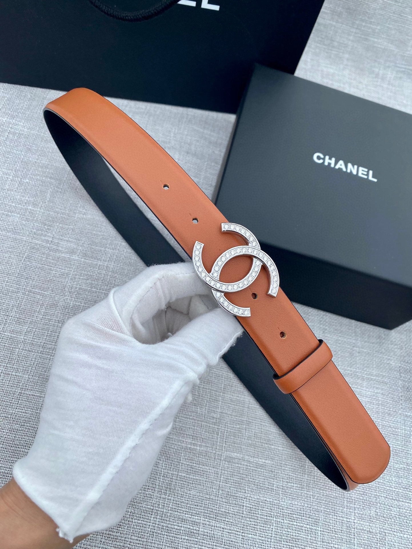 CC 26S BELT 30 MM IN CAMEL BROWN CALFSKIN SILVER HARDWARE 661515