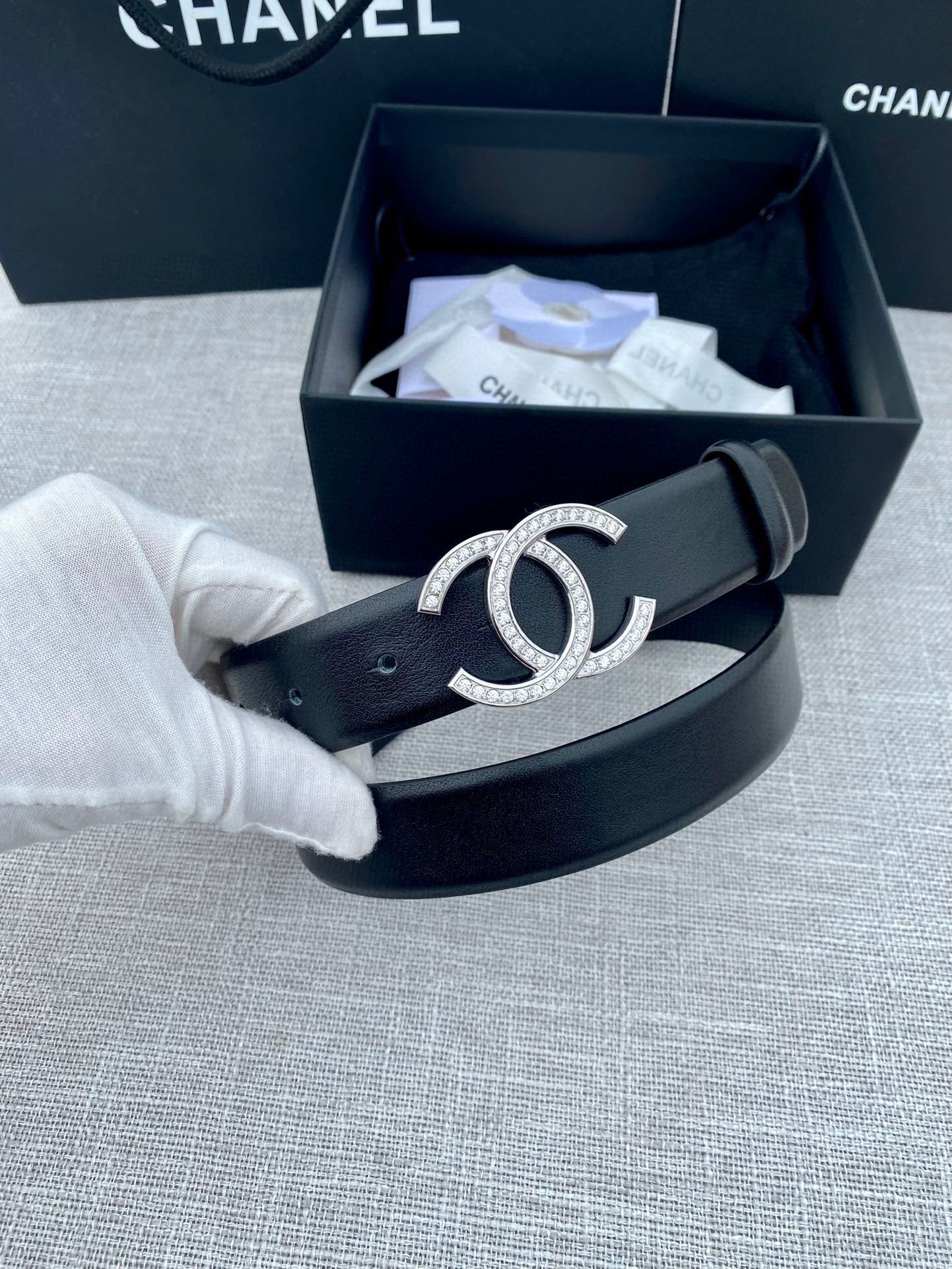 CC 26S BELT 30 MM IN BLACK CALFSKIN SILVER HARDWARE 661516