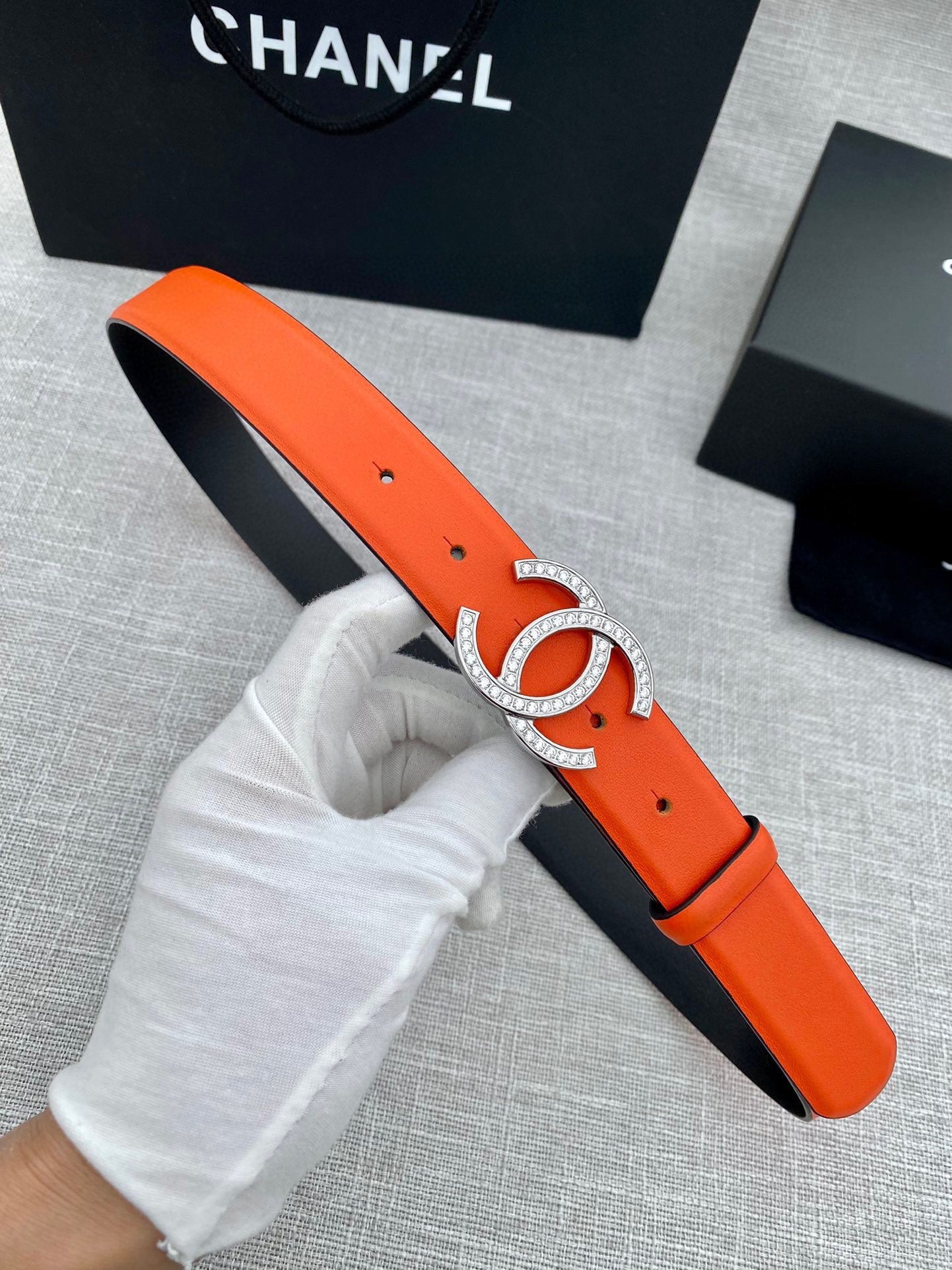 CC 26S BELT 30 MM IN ORANGE CALFSKIN SILVER HARDWARE 661518
