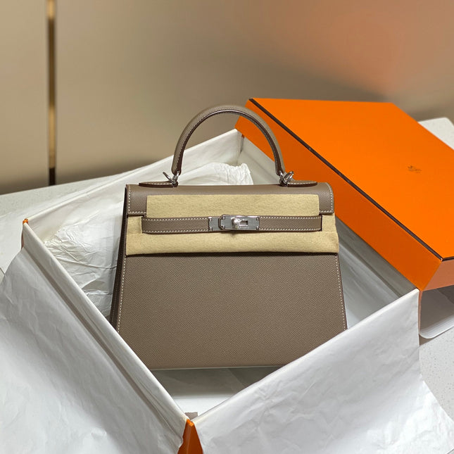 KELLY 28CM IN ETOUPE EPSOM CALFSKIN SILVER HARDWARE