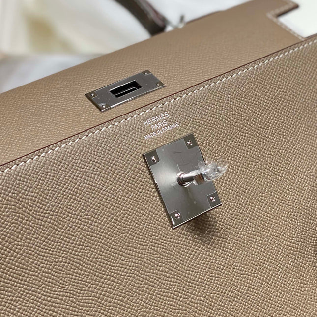KELLY 28CM IN ETOUPE EPSOM CALFSKIN SILVER HARDWARE