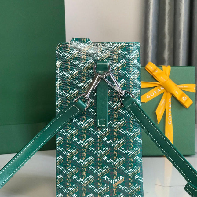 MONTMARTRE GM CASE 18 IN GREEN GOYARDINE CANVAS