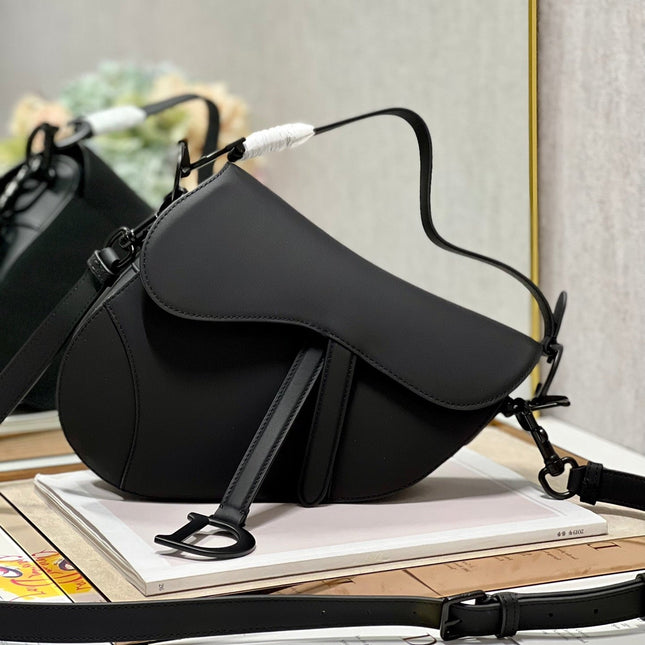 DIOR 26S SADDLE BAG 25 IN BLACK CALFSKIN