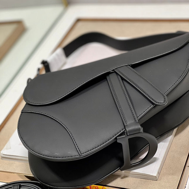 DIOR 26S SADDLE BAG 25 IN BLACK CALFSKIN