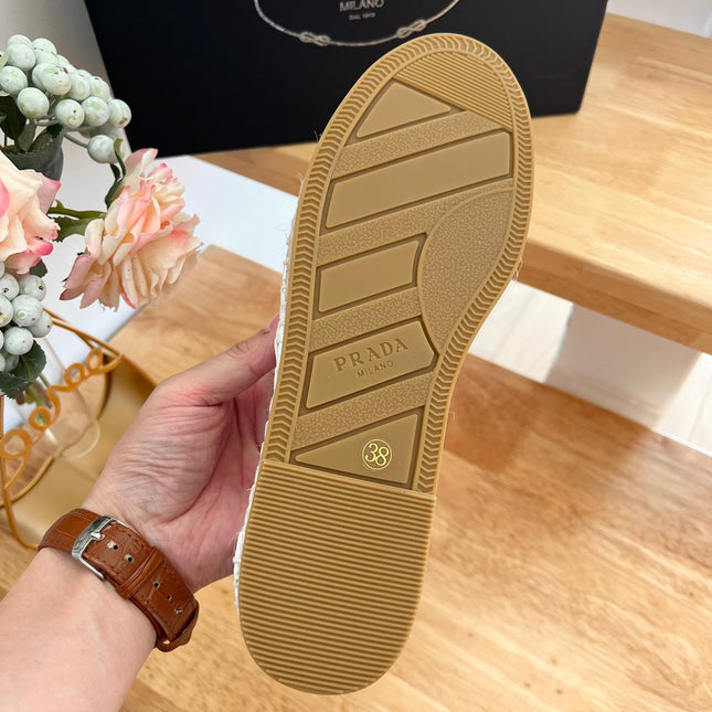 PRADA 26S EMBROIDERED LOGO ESPADRILLE FLATS IN GREEN MESH AND CALFSKIN
