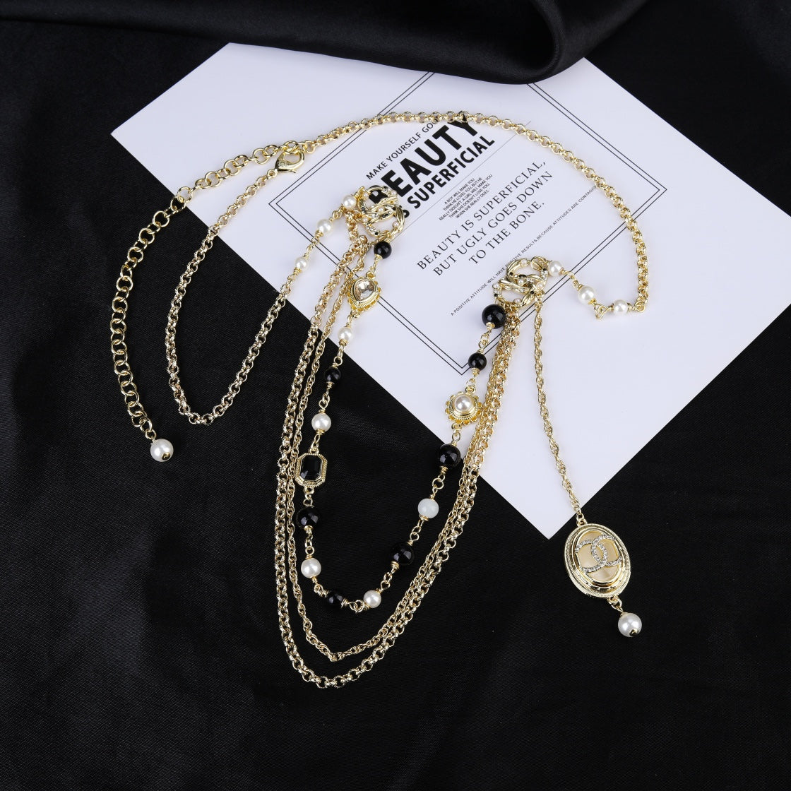 CHANEL 25S CHAIN BELT WITH PEARL 610546
