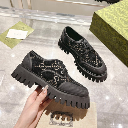 GUCCI 26S LACE-UP SHOES IN BLACK VELVET WITH GG LOGO PATTERN