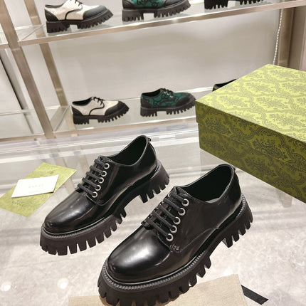 GUCCI 26S LACE-UP SHOES IN BLACK CALFSKIN