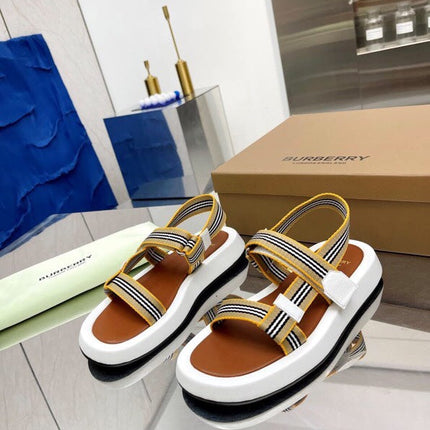 BURBERRY 26S STRAP FLAT SANDALS IN CARAMEL BROWN AND WHITE CALFSKIN AND FABRIC