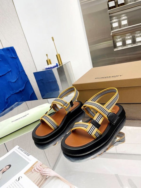 BURBERRY 26S STRAP FLAT SANDALS IN CARAMEL BROWN CALFSKIN AND FABRIC