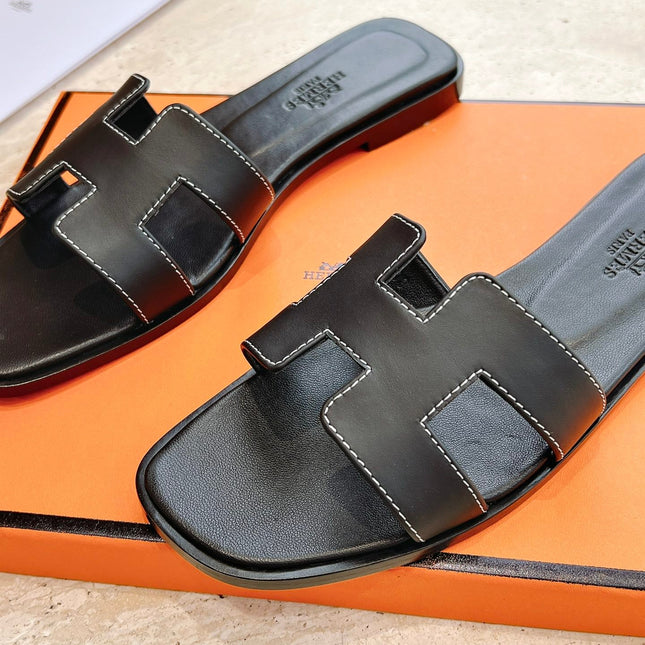 0RAN SANDAL IN BLACK CALFSKIN 202622
