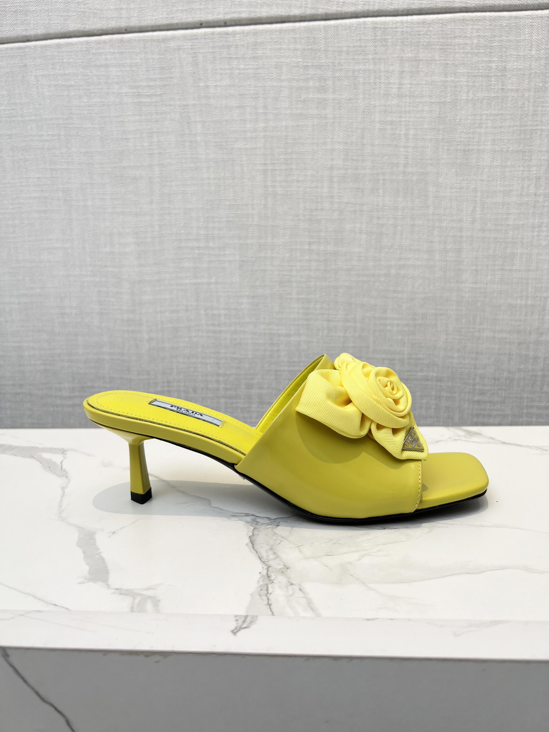 PRA FLOWER POINTED HEELS 55 LEMON CALFSKIN