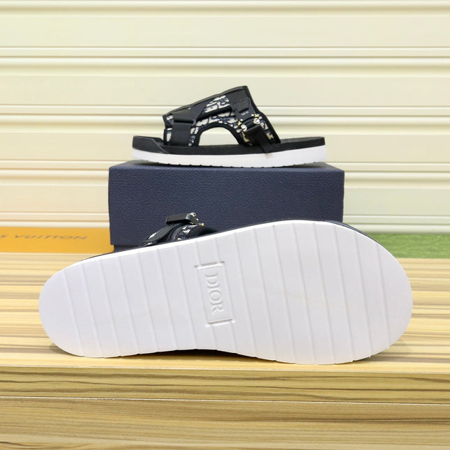 CD ALPHA SANDAL BLACK AND WHITE JACQUARD