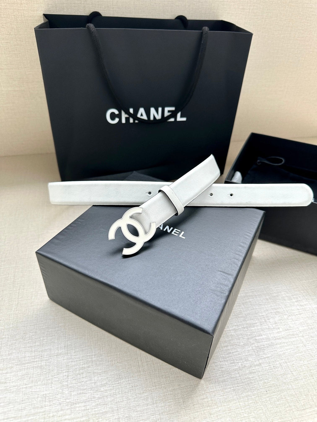 CC 30MM BELT IN FULL WHITE SMOOTH CALFSKIN METAL HARDWARE