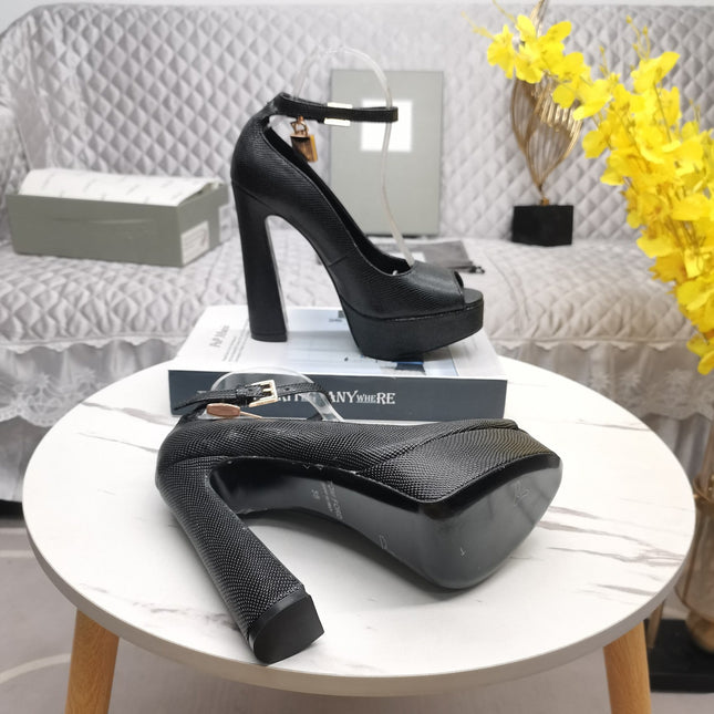 PADLOCK PLATFORM PEEP TOE PUMP 14 CM IN BLACK GRAINED CALFSKIN