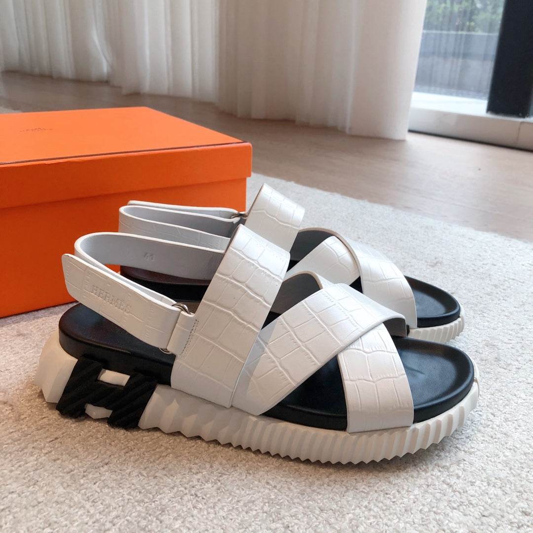 HM ELECTRIC CROCODILE MOTIF SANDAL WHITE CALFSKIN