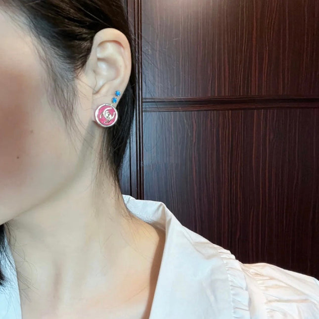 CHANEL 26S DOUBLE C LOGO ROUND PINK RESIN STUD EARRINGS IN GOLD METAL 633346