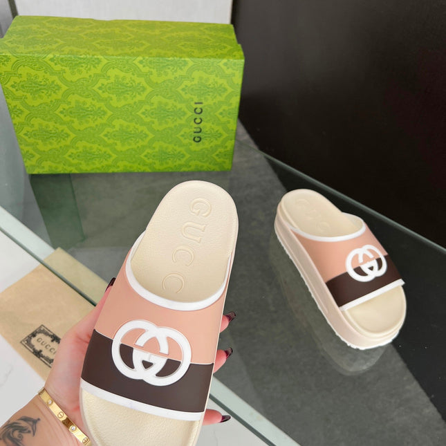 INTERLOCKING G SLIDE SANDAL IN WHITE CREAM MIX COLORFUL IMPORTED TPU