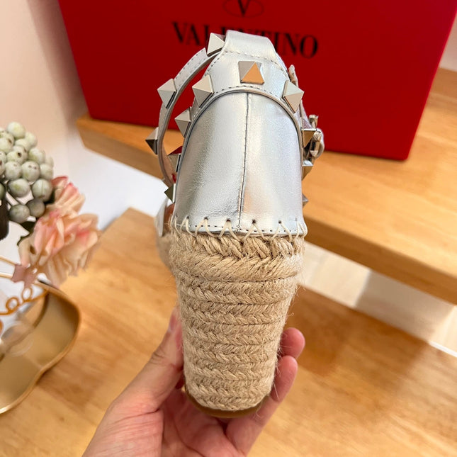 VALENTINO 26S WEDGE SANDALS IN SILVER METALLIC CALFSKIN