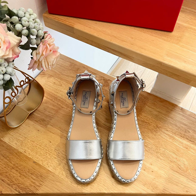 VALENTINO 26S WEDGE SANDALS IN SILVER METALLIC CALFSKIN