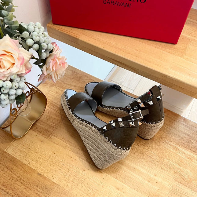 VALENTINO 26S WEDGE SANDALS IN OLIVE GREEN CALFSKIN