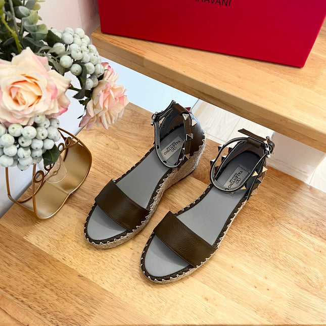 VALENTINO 26S WEDGE SANDALS IN OLIVE GREEN CALFSKIN
