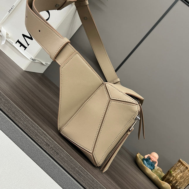 LOEWE 26S PUZZLE EDGE MEDIUM BAG 24 IN BEIGE CALFSKIN