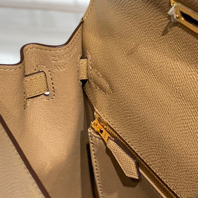 KELLY 28CM IN CHAI EPSOM CALFSKIN GOLD HARDWARE