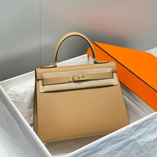 KELLY 28CM IN CHAI EPSOM CALFSKIN GOLD HARDWARE