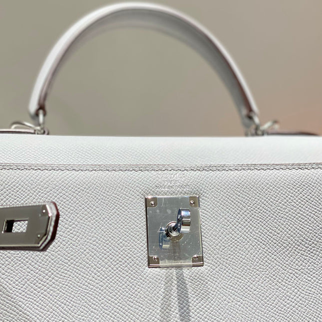 KELLY 28CM IN GRIS PERLE EPSOM CALFSKIN PALLADIUM HARDWARE
