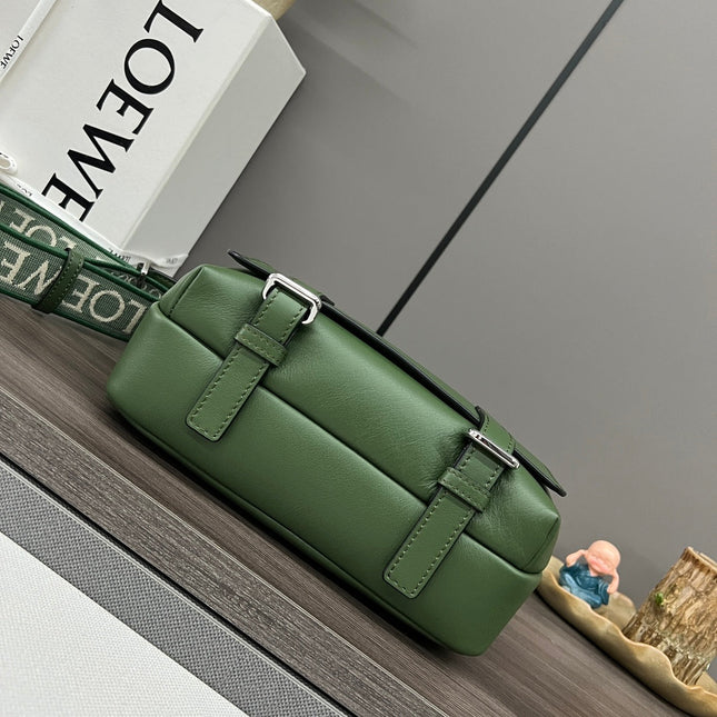 LOEWE 26S CROSSBODY BAG 24.5 IN GREEN CALFSKIN