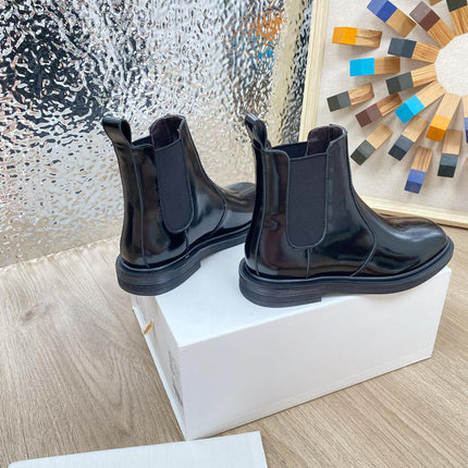 ANKLE BOOTS IN BLACK PATENT CALFSKIN