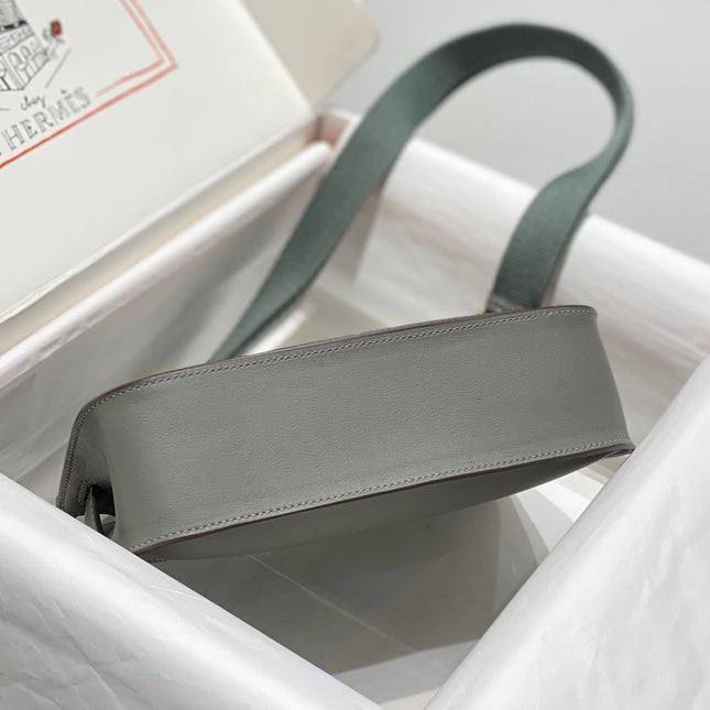 HM JYPSIERE SHOULDER BAG 23 IN GREY CALFSKIN GOLD HARDWARE