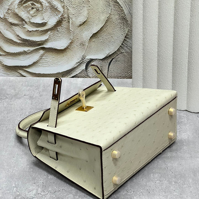 KELLY BAG 20 IN WHITE CREAM OSTRICH LEATHER WITH GOLD HARDWARE