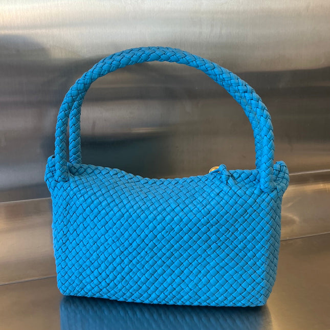 TOSCA 27 BAG IN AZURE BLUE CALFSKIN