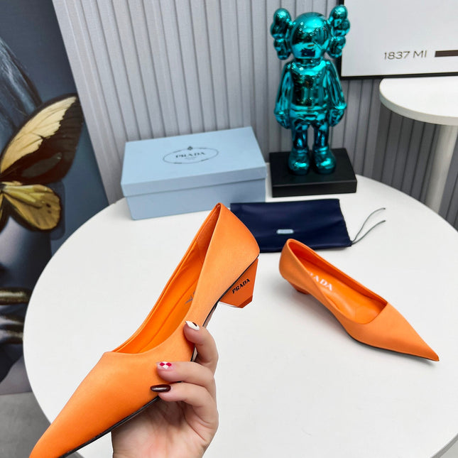 PRADA 26S POINTED TOE PUMPS 40MM IN ORANGE SATIN