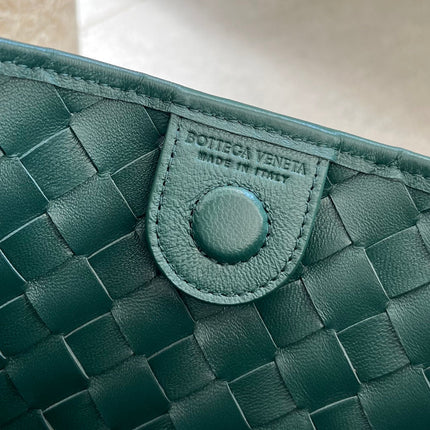 SARDINE 33 WITH CHAIN IN DARK GREEN LAMBSKIN